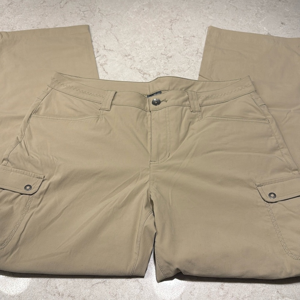 🧡 EDDIE BAUER KHAKI CARGO ZIP OFF PANTS